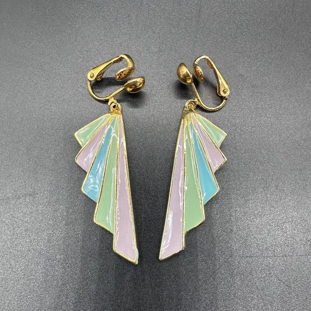 Vintage Art Deco Style Clip On Earrings Gold Tone Pastel Rainbow Enamel Fan - Picture 2 of 6